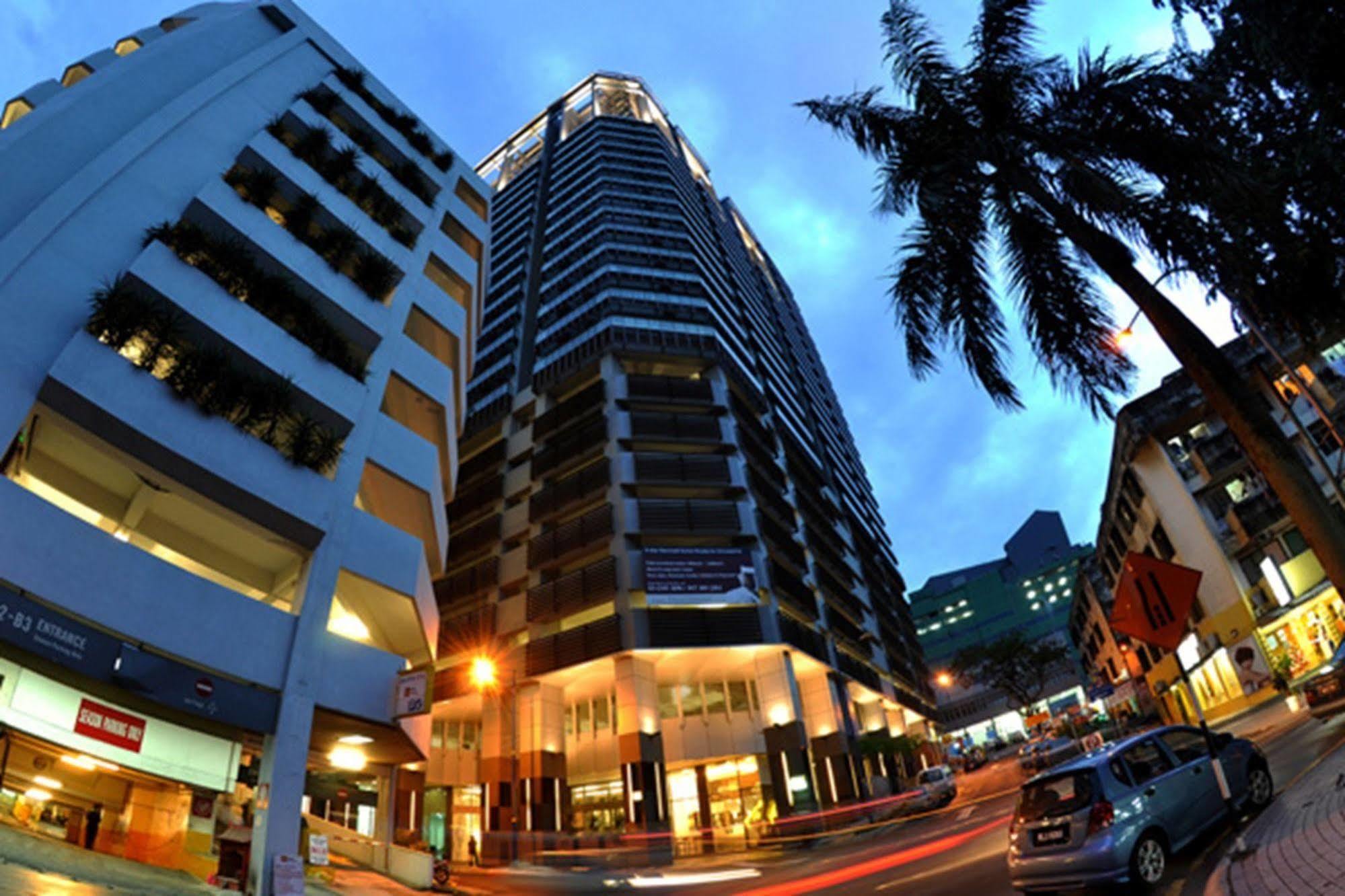 Aparthotel Bintang Fairlane Residences 4*