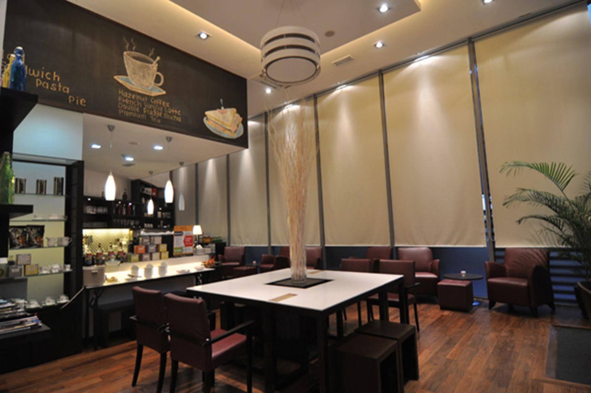 Bintang Fairlane Residences 4*